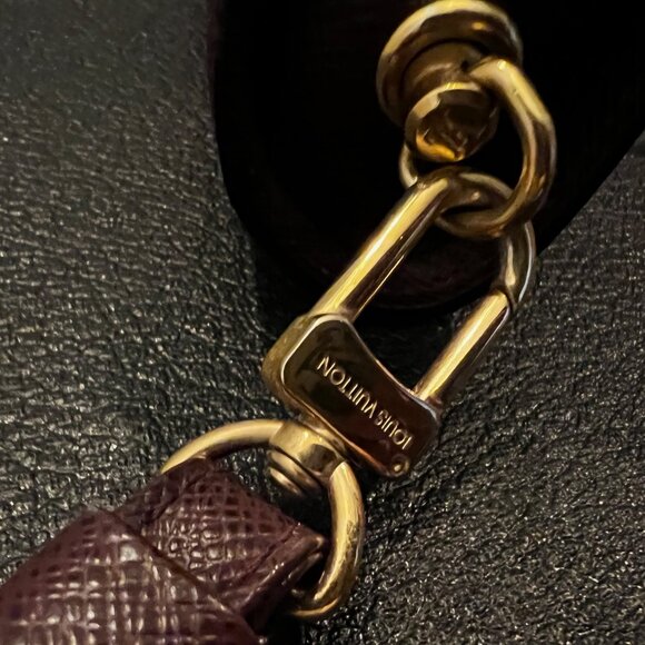 Louis Vuitton Taiga Leather Pochette Voyage Clutch - Rare colorway VI0051 COA - Picture 8 of 9